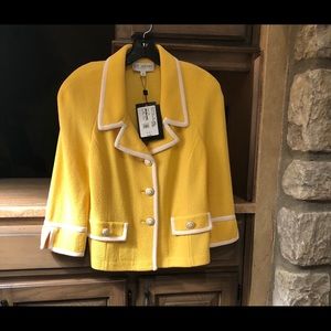 Timeless Chrome yellow jacket with white trim.